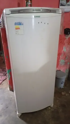 Vendo geladeira Consul Frost Free, semi nova.