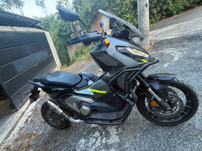 Vendo ou troco xadv 750 único dono moto Muinto nova usado só final de semana