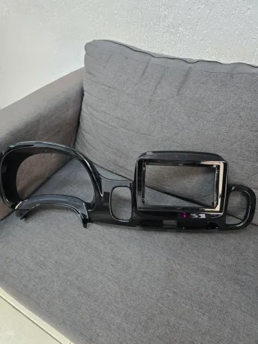 Moldura 9 polegadas fiat mobi black piano