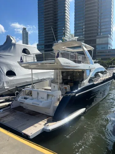 Azimut 560 Fly - 2018 x2 Volvo D11 725 HP ñ Sessa Intermarine Phantom Real Triton Sedna 