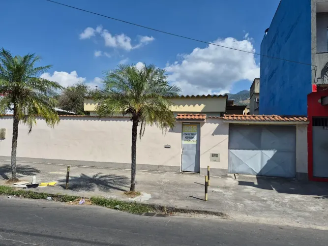 Casa de Frente Ótima Localização