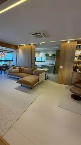 Apartamento à venda em Maringá, Zona 03, com 3 suítes, com 139.43 m², Almond