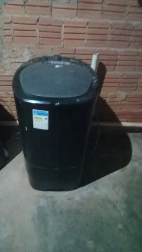 Vendo um tanquinho semi novo 20 kilos da marca Mueller na cidade de dom aquino mt.
