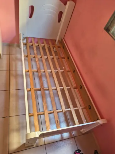 Vendo cama de solteiro