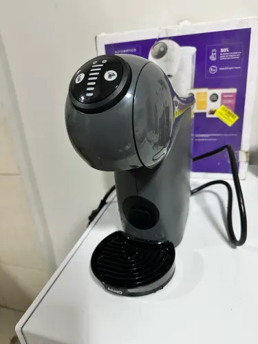 Vendo cafeteira Dolce Gusto Arno , nova , nunca usada .