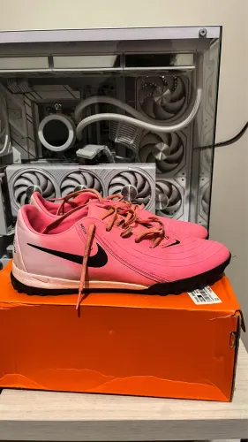 Chuteira Society Adulto Nike Phantom GX II Academy