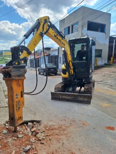 Equipamento para fundação, escavação e construção civil