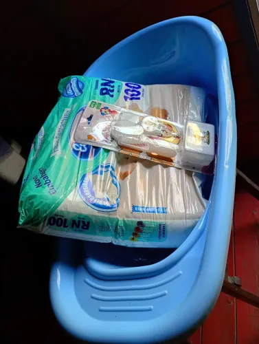 Vendo fralda, banheira nova kits higiênico 