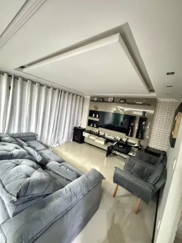 Alugo casa para família