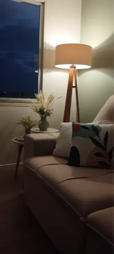 Luminária tripé com cúpula MEGA