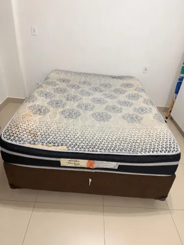 CAMA BOX DE CASAL