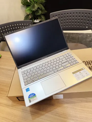 NOTEBOOK ASUS VIVOBOOK I3 N203 12TH / 8 GIGAS / SEMI NOVOOO !!!