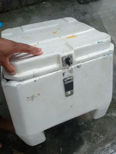 Baú de moto 80 litros , 250 reais