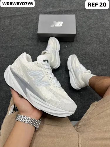 Tênis esportivo branco New balance a pronta entrega
