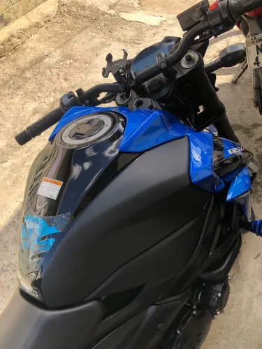 VENDO MOTO SUZUKI Gsx 750 conservada mais informaões *12?.