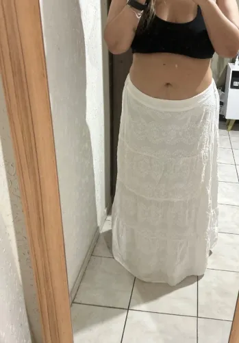 Saia longa branca bordada GG