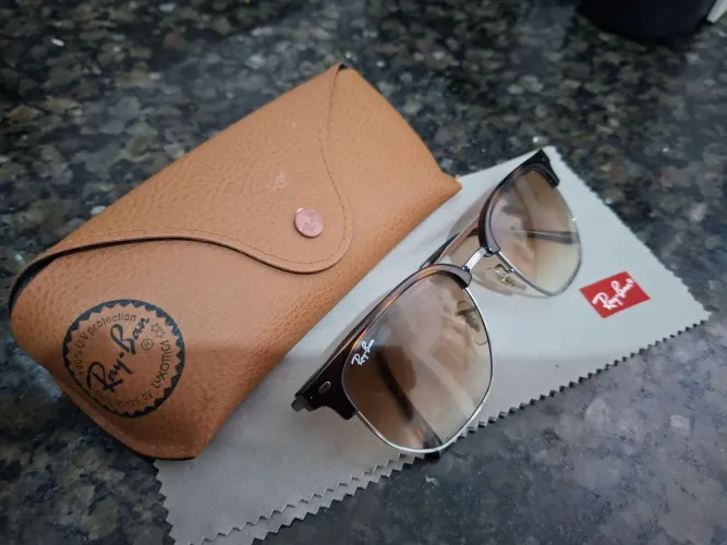 Óculos Rayban New Clubmaster