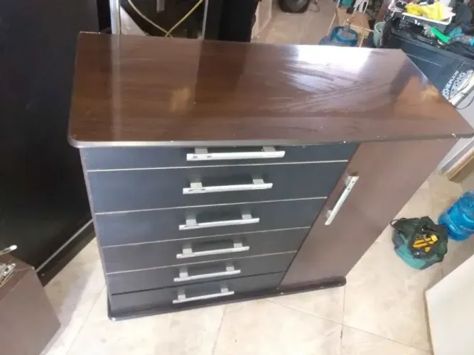 cômoda de MDF semi-nova