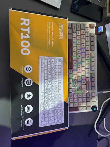 Teclado mecânico EPOMAKER RT100