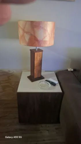 Mesinha de Canto Sala com abajur