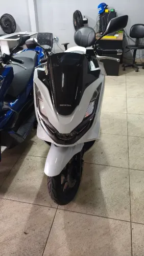 HONDA PCX 160 BRANCA 2024 Shalon veículos Cariacica