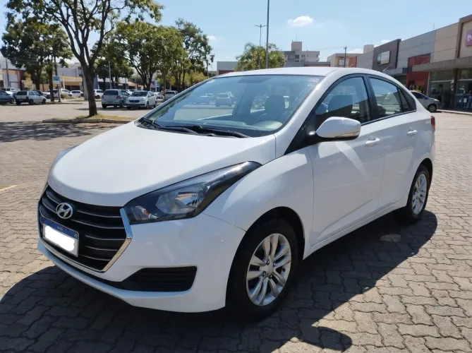 Hyundai HB20S Comfort Plus 1.0 TB Flex 12V Mec. 2019
