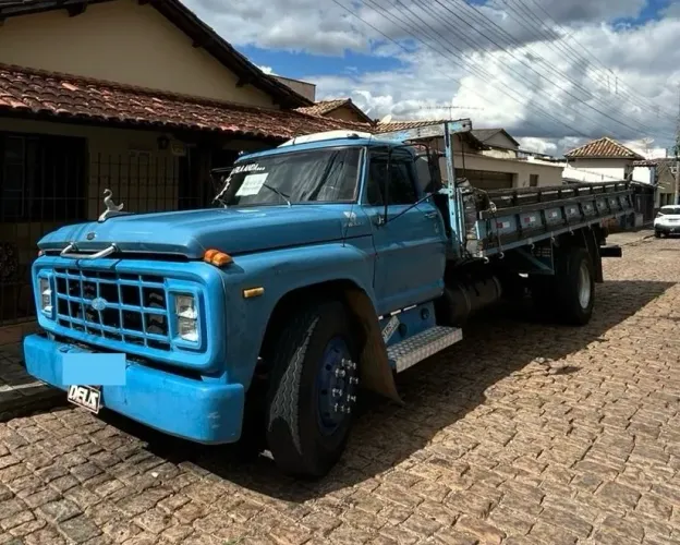 Caminhão Ford F11000 Ano 1991