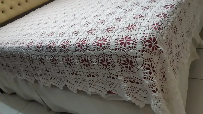 Colcha de crochê branca