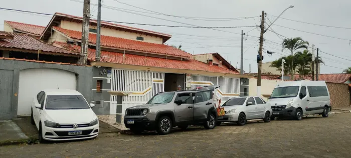 Sobrado pé na areia! Acomoda 25 Pessoas
