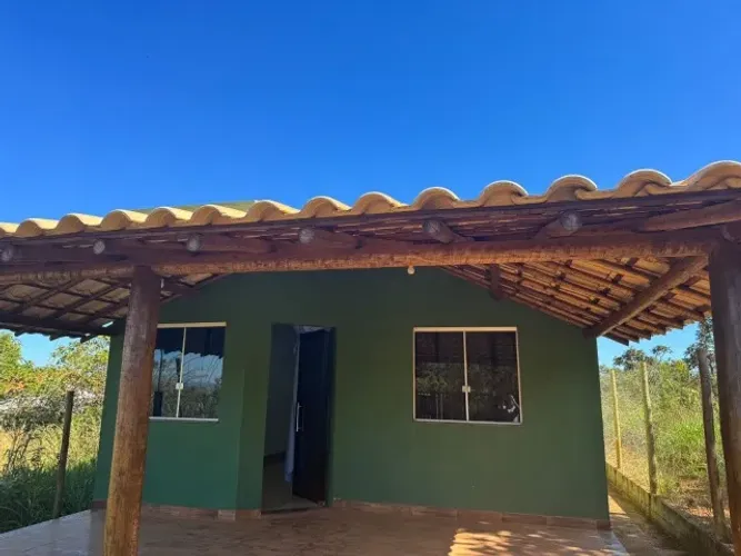Casa em lote de 200m² com escritura e registro, Jaboticatubas.