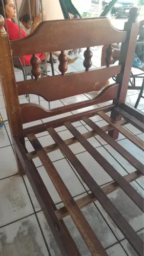 vendo ótima cama de solteiro