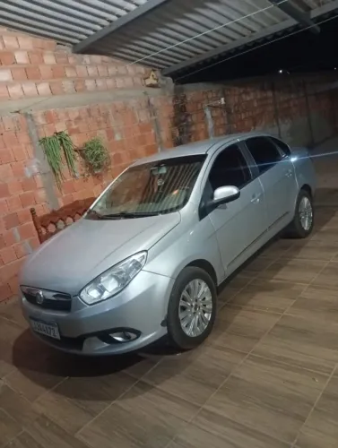 Fiat Grand Siena Essence 1.6 Flex 16V 2013
