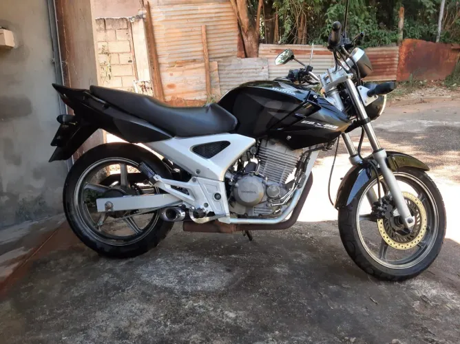 Twister muito nova, n tem igual