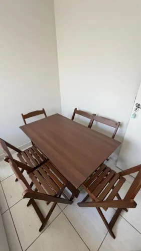 Mesa com cadeiras 