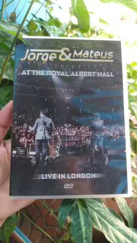 DVD original Jorge e Mateus ao vivo em Londres. 