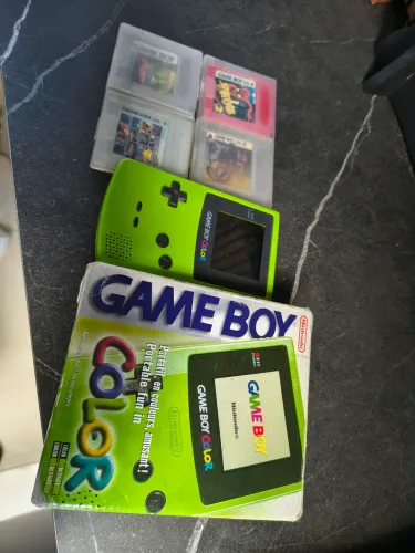 Nintendo Gameboy Color Kiwi + 4 cartuchos LEIA