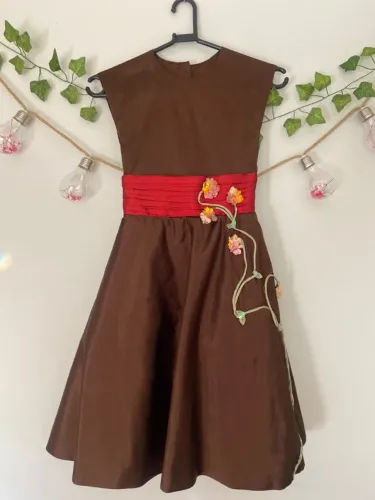 Vestido de festa alta-costura infantil, 6-8 anos
