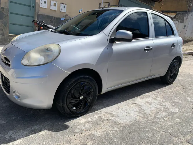 Nissan March S 1.0 16V Flex Fuel 5P 2012