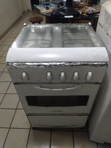 Vendo fogão.