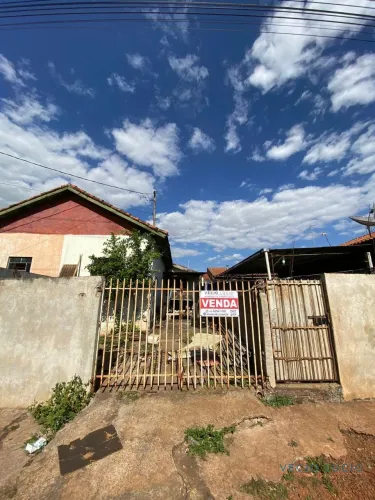 Casa à Venda no Jardim Novo Rio em Jataizinho