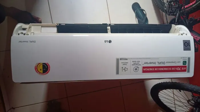 Vendo Ar-condicionado LG inverter 9 mil btus.