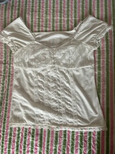 Blusa branca com renda 