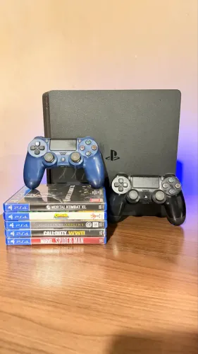 PlayStation 4 Slim 1TB + 2 Controles Originais + 5 Jogos