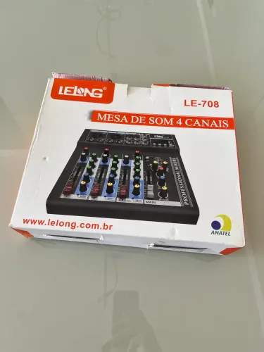 Mesa de som 4 canais USB e Bluetooth LE-708 Lelong