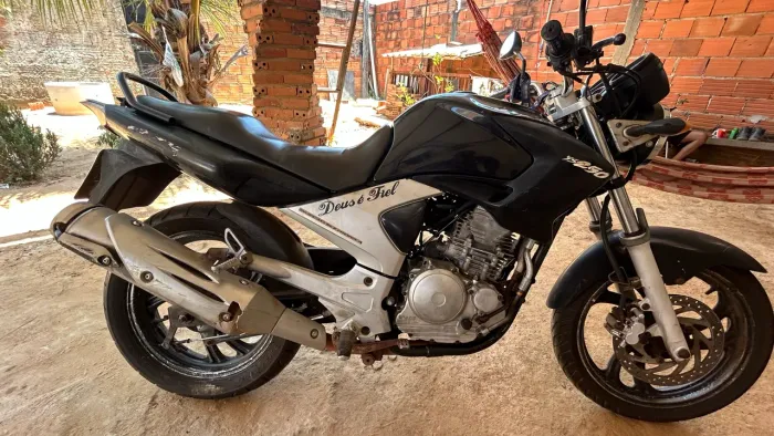 Yamaha Fazer YS250 - 2009/2010 - Preta 