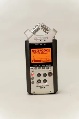 Gravador Zoom H4n Prateado (Usado)