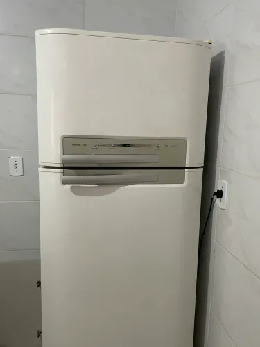 Geladeira Eletrolux DF48 Frost Free