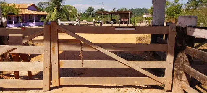 fazenda de pecuária com 619 hectares no município de Pacajá no Pará.