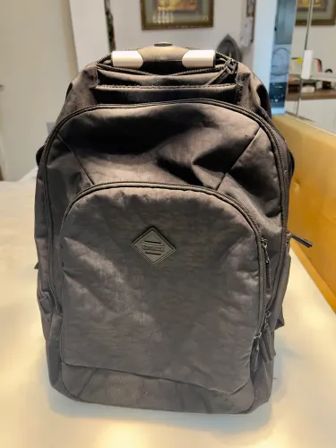 Bolsa escolar preta com rodinhas marca: sestini