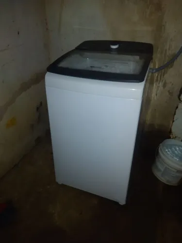 Máquina de lavar roupa semi nova 